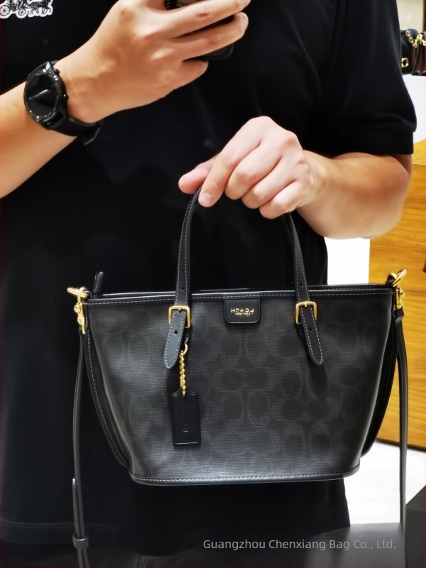 Bucket tote torba s urbanim minimalističkim dizajnom, prava koža prvog sloja, zatvarač, platnena podstava, unutarnja pretinica za telefon