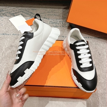 Ženske tenisice za trčanje, niski gornji dio, vezanje, gumeni potplat, podstava od ovčje kože