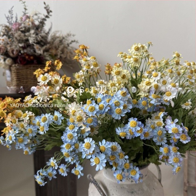 Umjetni Daisy buket — Visokokvalitetni chamomile stil, ručno držani ukras dnevnog boravka; Materijal: plastika, svila; Zanat: aranžiranje cvijeća; Sorta: Daisy; Namjena: Dekoracija