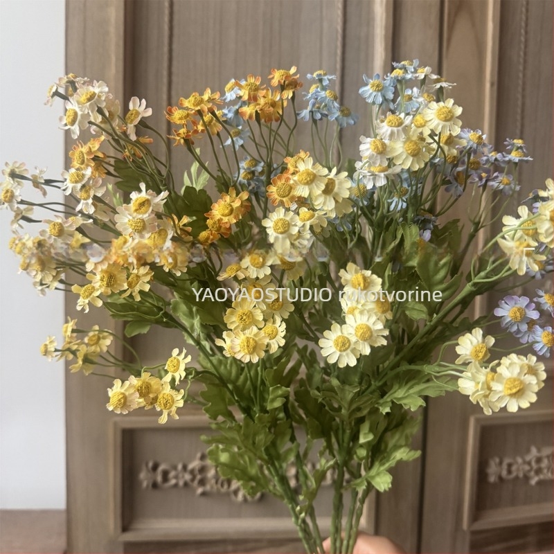 Umjetni Daisy buket — Visokokvalitetni chamomile stil, ručno držani ukras dnevnog boravka; Materijal: plastika, svila; Zanat: aranžiranje cvijeća; Sorta: Daisy; Namjena: Dekoracija