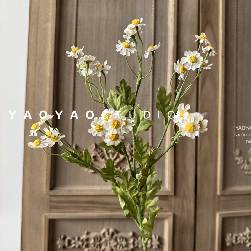 Umjetni Daisy buket — Visokokvalitetni chamomile stil, ručno držani ukras dnevnog boravka; Materijal: plastika, svila; Zanat: aranžiranje cvijeća; Sorta: Daisy; Namjena: Dekoracija