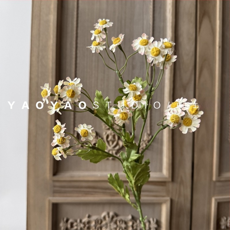 Umjetni Daisy buket — Visokokvalitetni chamomile stil, ručno držani ukras dnevnog boravka; Materijal: plastika, svila; Zanat: aranžiranje cvijeća; Sorta: Daisy; Namjena: Dekoracija