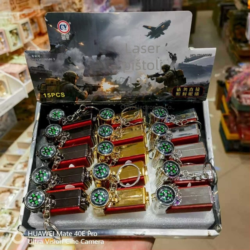 Višefunkcijska igračka pištolj s LED svjetlom, infracrvenim laserom i privjeskom kompasom; plastična konstrukcija, za 14+ godina; interaktivna igra