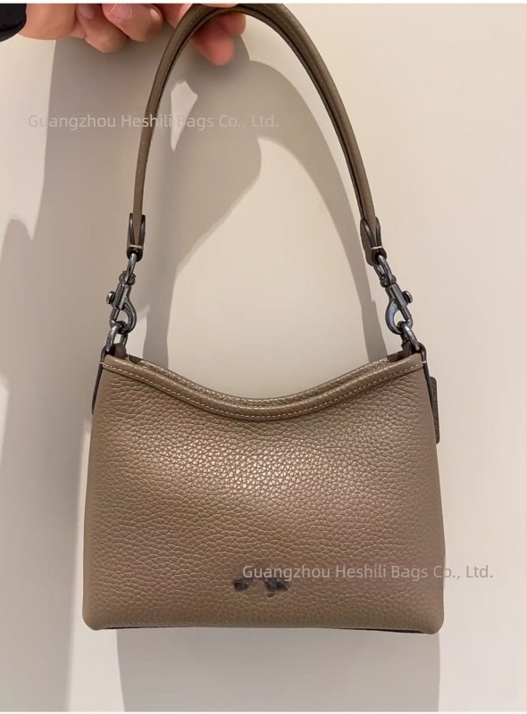 Torba za rame od prave kože, gradski minimalistički stil, vodoravni kvadratni oblik, zatvarač, unutarnja podstava od poliester-pamuka, džepovi za telefon i ID karticu