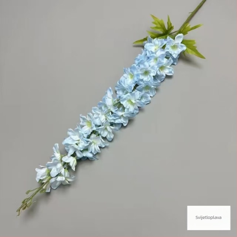 Umjetni svilenkasti buket za svečanu dvoranu – Feiyan motiv lastavice, hiacinkasti naglasak, marka Looking at Flowers, materijal: svila, izrada: stiliziranje/reljef
