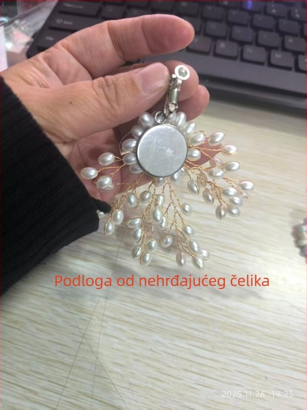 Broš s perlama - ručno izrađen, umjetne perle, dodatak za odjeću, unisex