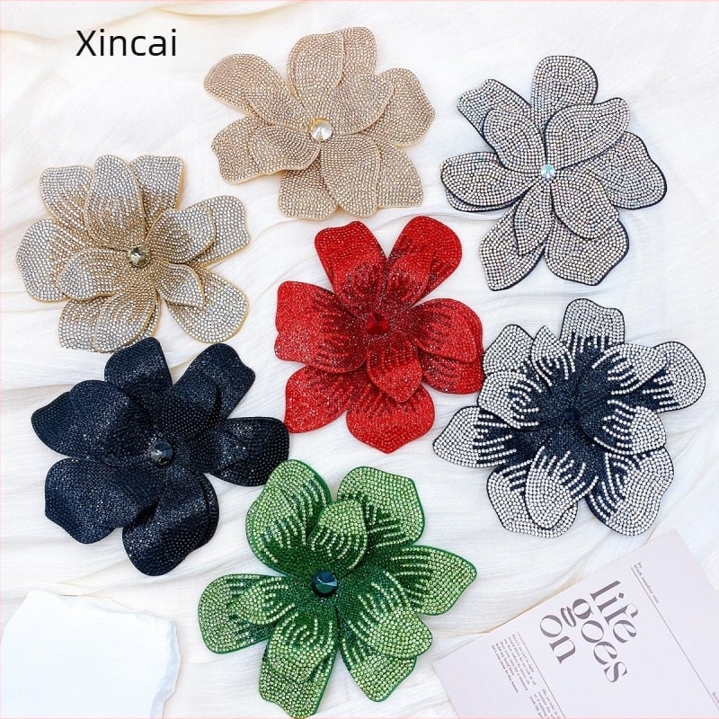 Corsage s kristalima u rhinestones, cvjetni oblik, unisex modni dodatak, Xincai, ljeto 2025