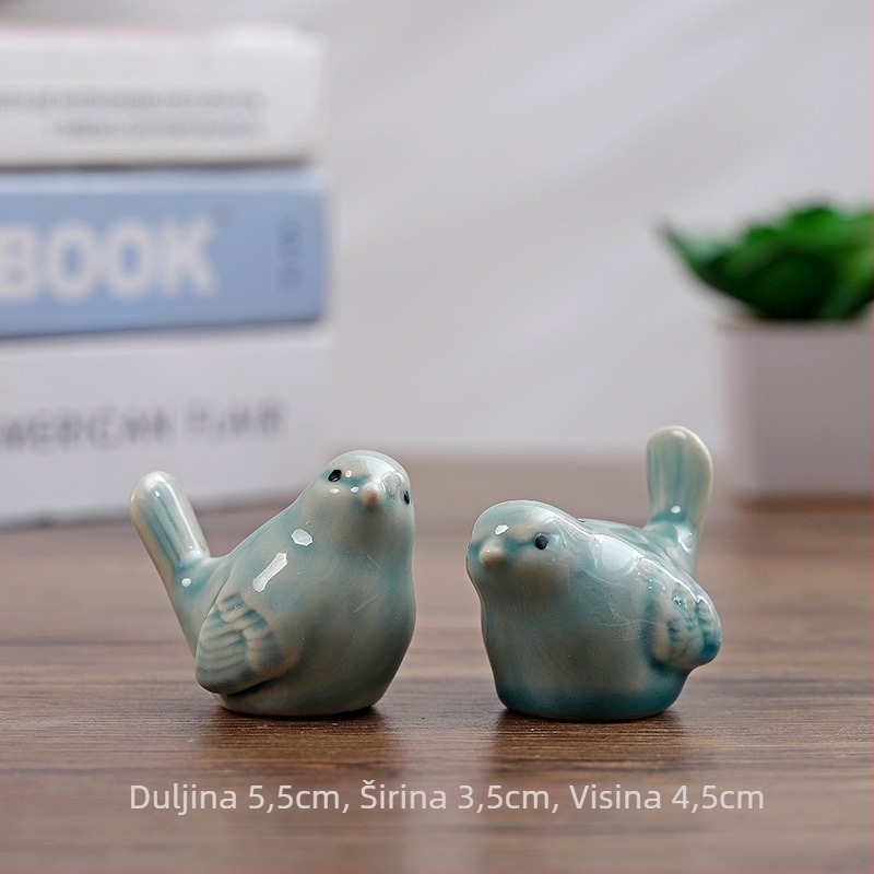 Porcelanska životinjska figurica u europskom stilu, motiv ptica i zvijeri, podglazurno završavanje, pečena na visokoj temperaturi