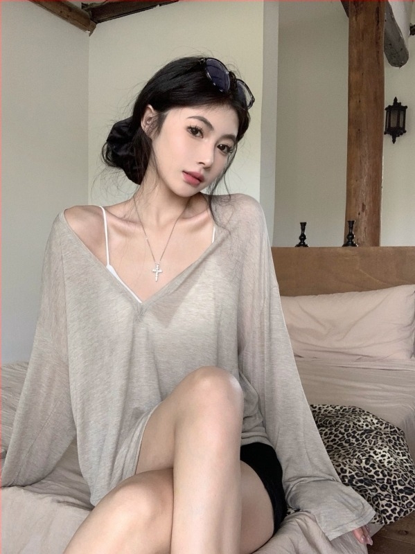 Ženska majica s V izrezom i UV zaštitom, labavi kroj, poliester, dugi rukavi