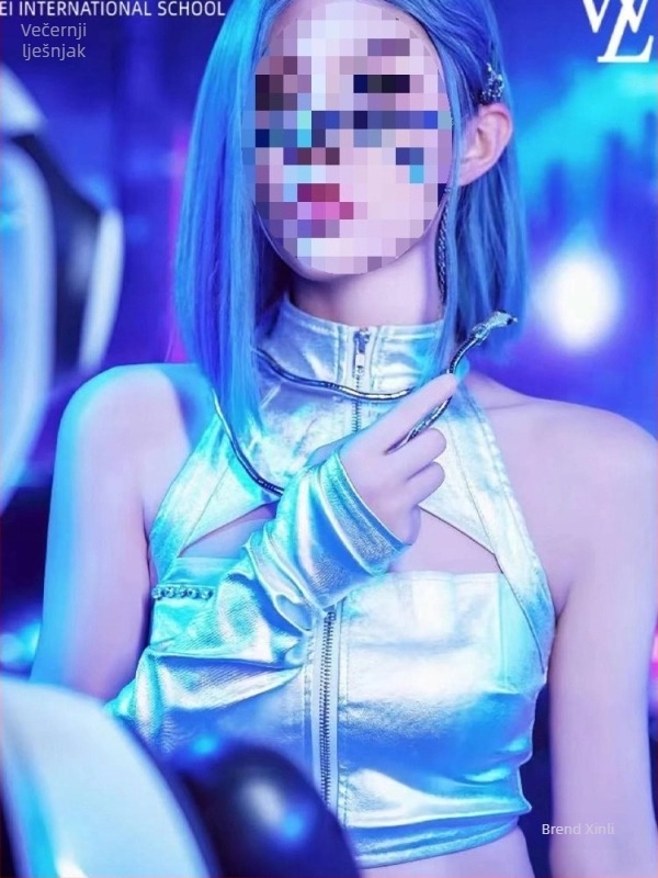 K-Pop grupni plesni kostim — AI robotski futuristički tehnički estetski dizajn, unisex, ljeto 2024