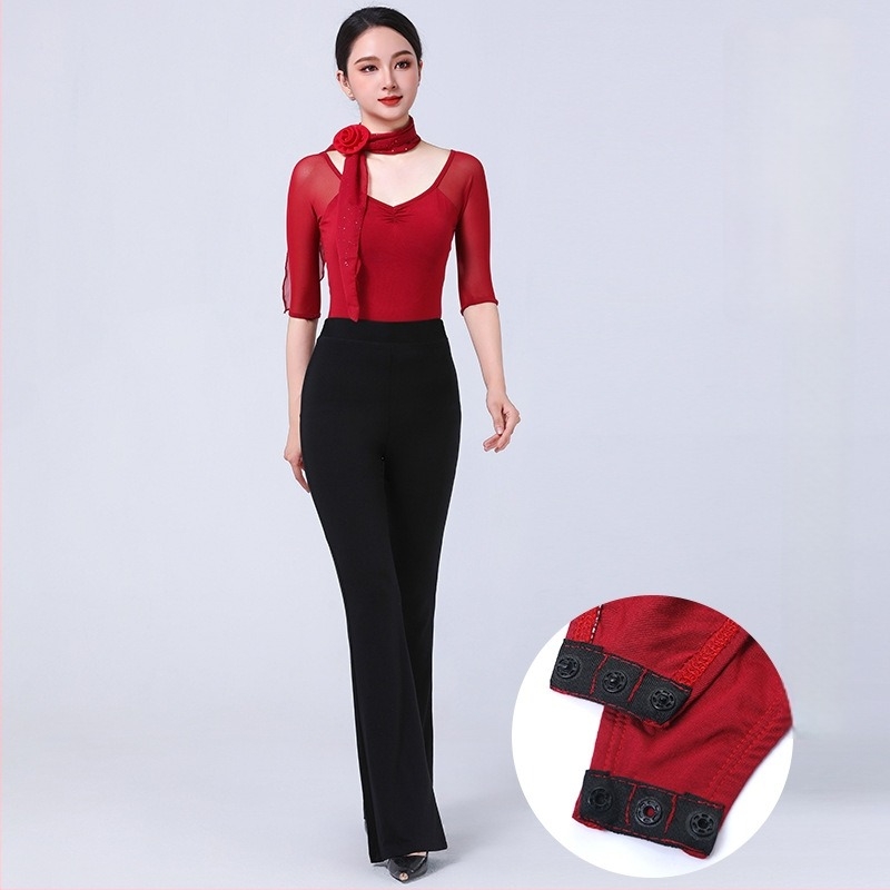 Set modernog plesa: body s V-izrezom i zvonastim hlačama, modalna tkanina