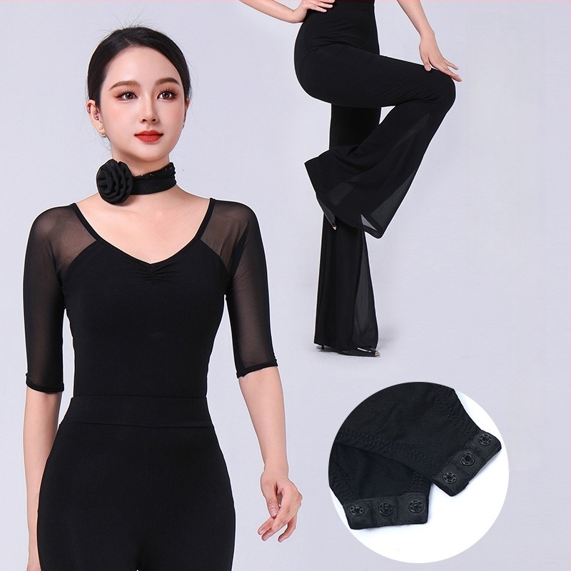 Set modernog plesa: body s V-izrezom i zvonastim hlačama, modalna tkanina