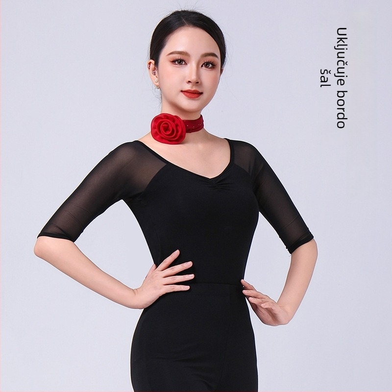 Set modernog plesa: body s V-izrezom i zvonastim hlačama, modalna tkanina