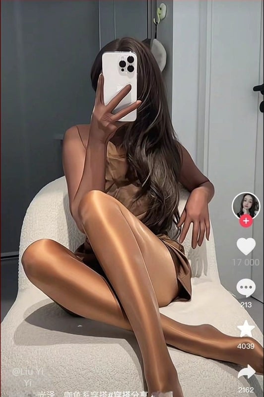Little Matchmaker Crne sjajne najlonke s otvorom u preponama, bezšivne, seksi