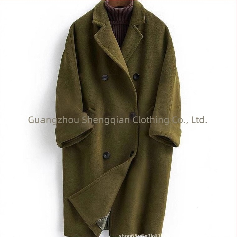 Ženski reversibilni vuneni dugi kaput, slobodan kroj, dvostruko kopčanje, lapel ovratnik, duljina 80–100 cm, 90–95% vune, spandeks i poliester