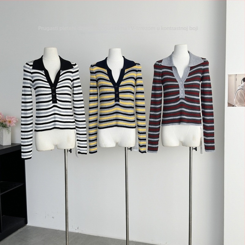 Prugasti pleteni džemper s visokim ovratnikom, kopčanje, slim fit, poliester preko 95%