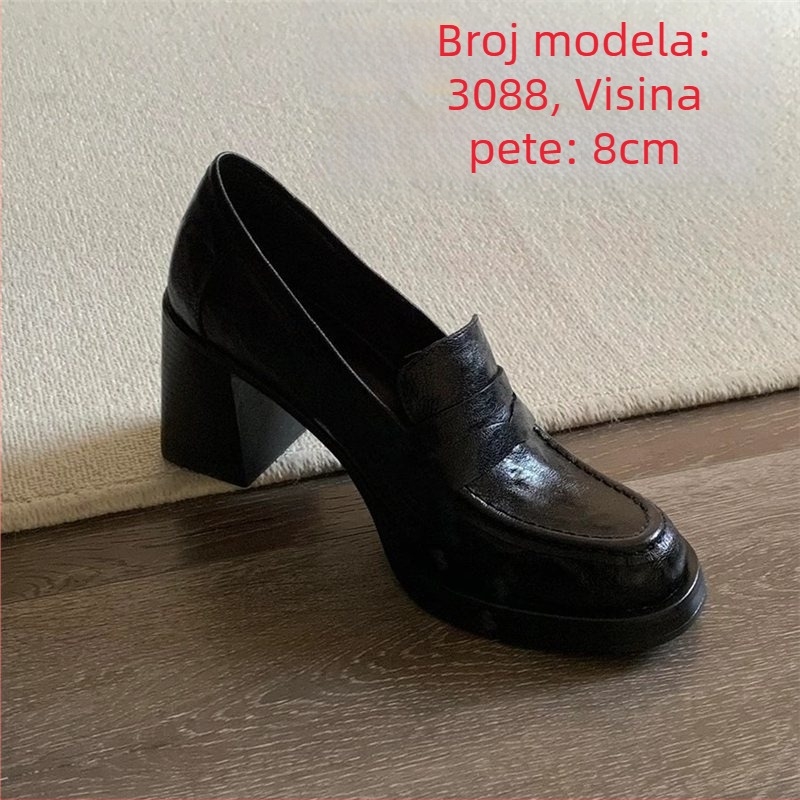 Ženske loaferice, slip-on, okruglog zaobljenog vrha, debeli 6–8 cm peta, gornji dio i podstava od Super fiber, gumeni potplat