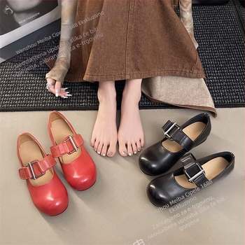 Ženske loaferice — gornji dio od konjske kože, Velcro zatvaranje, okrugla nosnica, niski pet 1–3 cm, podstava od prave kože