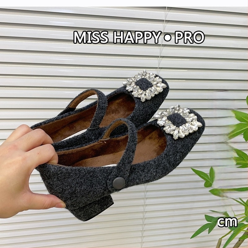 Mary Jane cipele s kvadratnim vrhom, gornji dio od umjetnog pliša, unutrašnjost od umjetnog kratkog pliša, kopča na kopču, debeli pet 6–8 cm