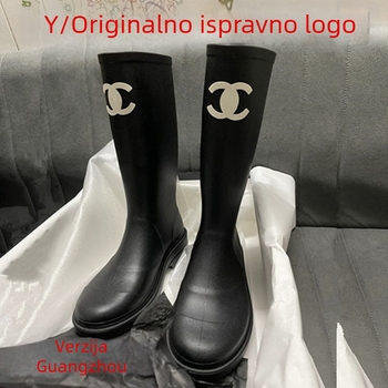 Ženske vodootporne čizme za kišu, s srednje visokom šalom, okruglim vrhom, debelim đonom i srednjom visinom potpetice (3–5 cm)