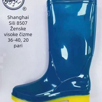 Ženske kišne čizme, PVC gornji dio, gumeni potplat, srednje visoka cijev, niska peta 1–3 cm, vodootporne i protuklizne