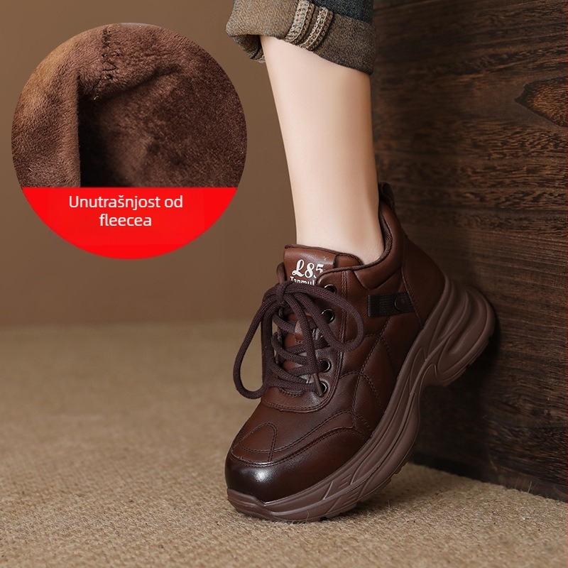Ženske tenisice u stilu dad shoes od kože prvog sloja – srednje visoke, vezanje, debela gumena pjena potplata, visina pete 6–8 cm