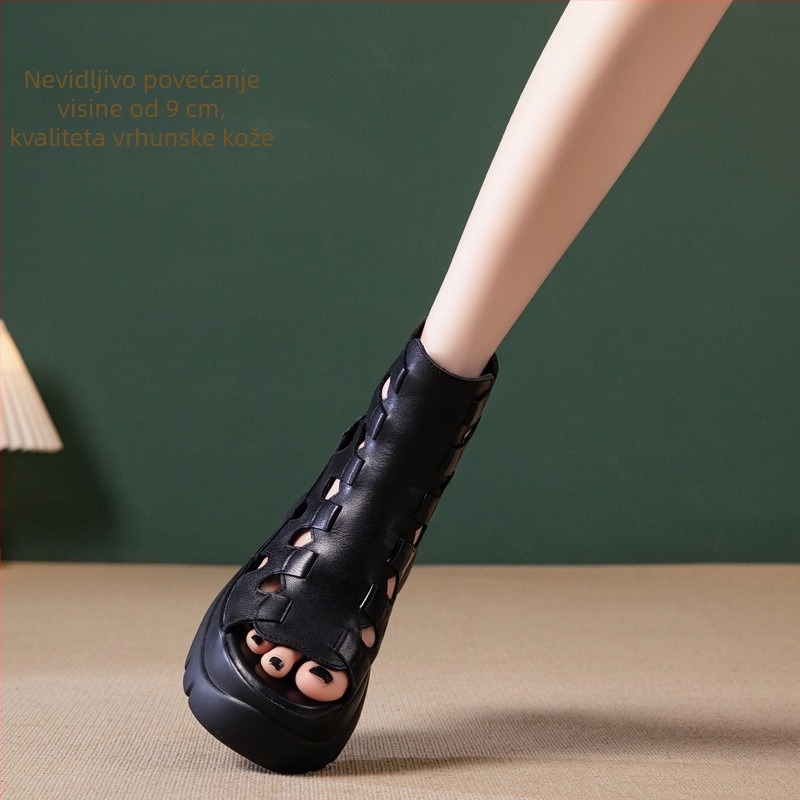 Ženske rimske sandale od prvokvalitetne teleće kože; nos prsta – riblja usta; zatvarač na stražnjoj strani; potplat: poliuretan; povećanje visine 9 cm