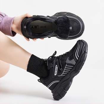 Ženske zimske chunky tenisice s flis podstavom – gornji dio: umjetna koža + tekstil, unutrašnji mrežni sloj, PVC potplat, okrugli vrh, vezanje šnirkama