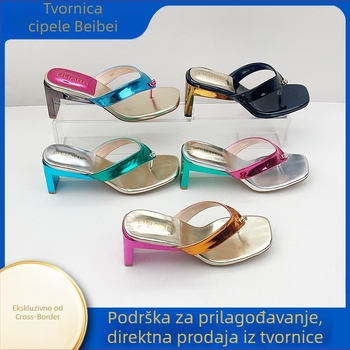 Bebeini sandale s jednim remenom, kvadratni vrh, sjajna gornja stran, ljeto 2025