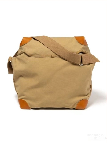 Unisex torba preko ramena od platna, retro stil, kožni detalji, uzorak s slovima, platnena podstava