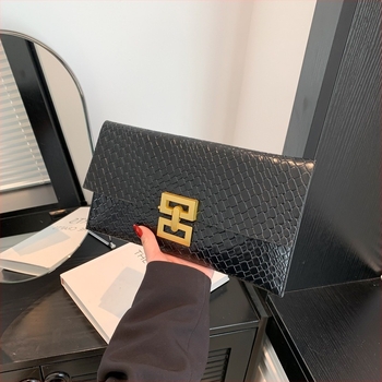 Clutch torba s uličnim stilom, PU materijal, mali kvadratni oblik, magnetsko zatvaranje, džep za telefon, poliester podstava