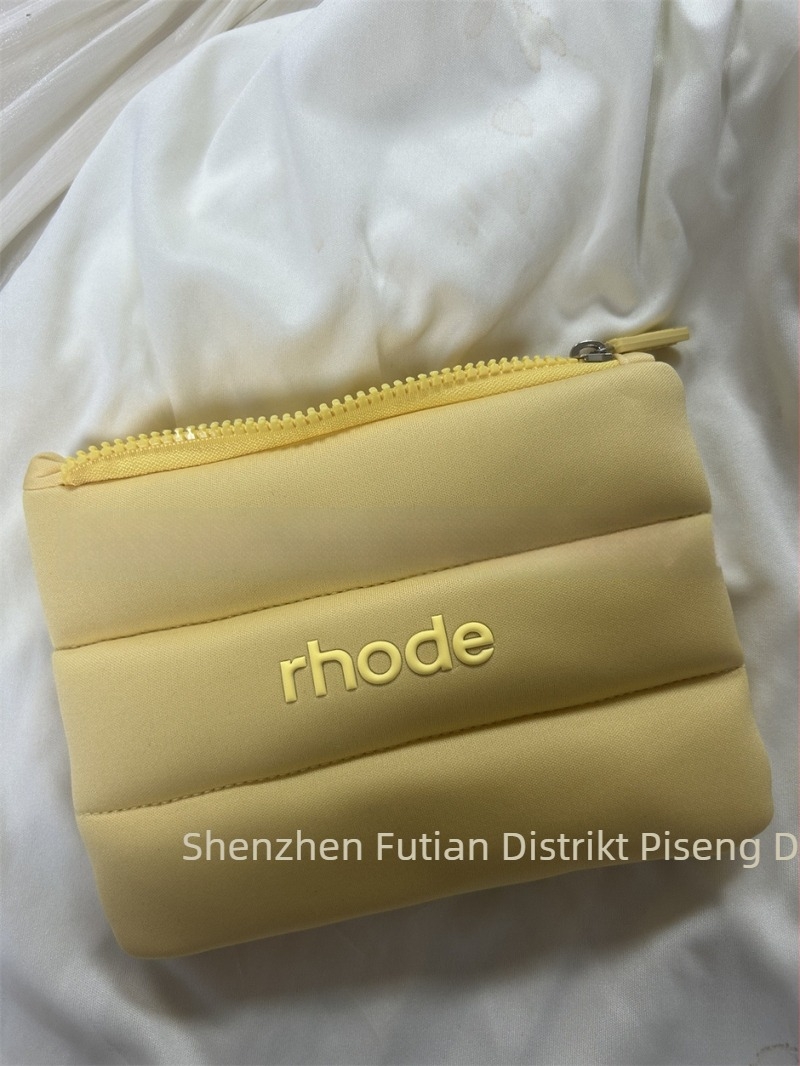 Kozmetička torbica od platna, gradski minimalistički stil, ultra lagana, unisex, proljeće 2024