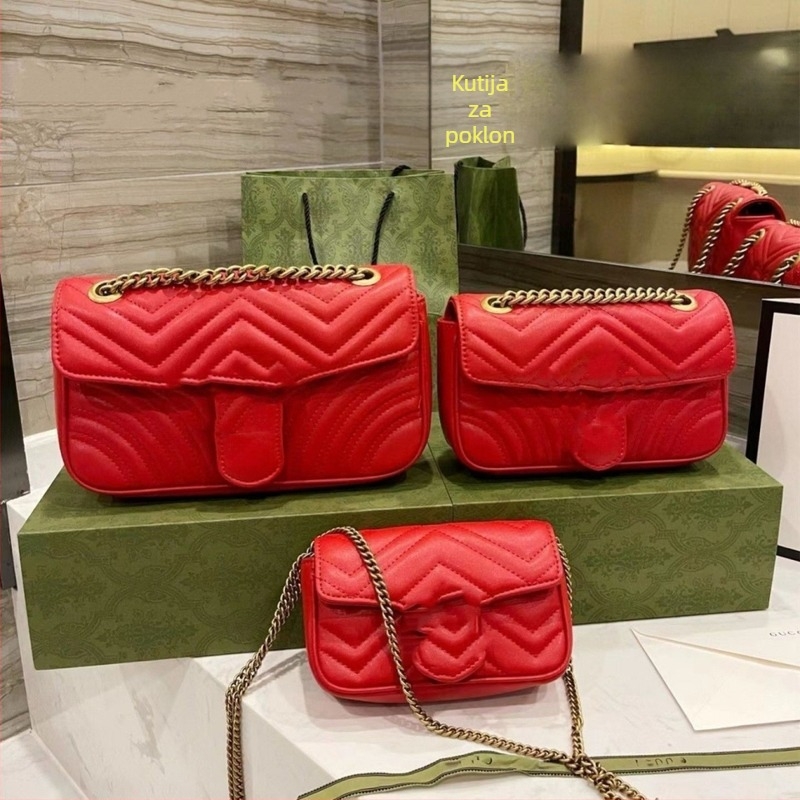 Crossbody torba od prave kože, dijamantno prešivani uzorak, gradski stil, platnena podstava, zatvaranje preklopom