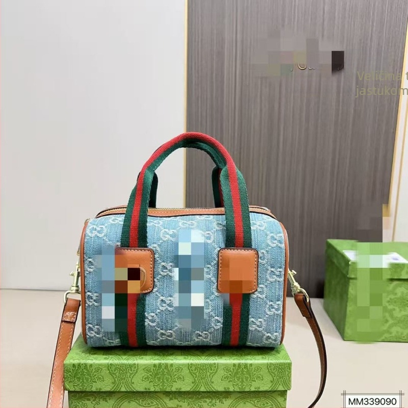 Boston Crossbody Torbica – Cylindrični oblik, Platno, Zip otvor, Skriveni džep sa zipom, Jedna naramenica, Za slobodno vrijeme