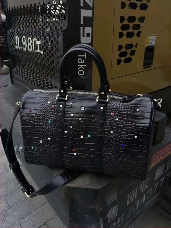 Crossbody torba od PU kože s krokodil teksturom i kamenčićima, kutijast oblik, zatvaranje zipom, mekana konstrukcija, ljeto 2025 izdanje