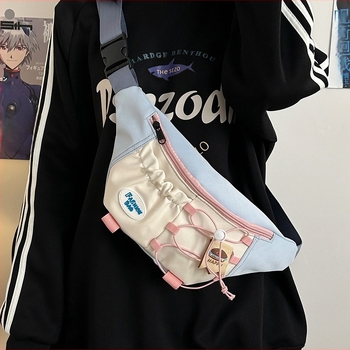 Torba preko ramena s vrpcom, japanski stil, dizajn color-block; vanjski najlon, unutarnja poliester, zatvarač, skriveni džep s zatvaračem.