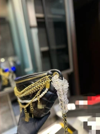 Ženska mini torbica s quiltom i lančanim remenom, od prave kože, poliester podstava, zatvaranje na zip, unutarnja džep na zip i džep za telefon, street style Mengchu