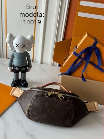 Ženska kožna crossbody torbica s džepom za telefon, prvi sloj goveđe kože, zatvarač, proljeće 2024