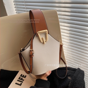Unisex PU bucket torba, uspravnog kvadratnog oblika, magnetska kopča