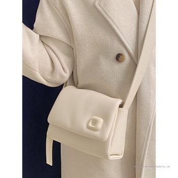 Ženska torbica preko ramena od Cordure, mali kvadratni stil, zatvaranje prekriveno, oblik torbe: druga, proljeće 2018 izdanje