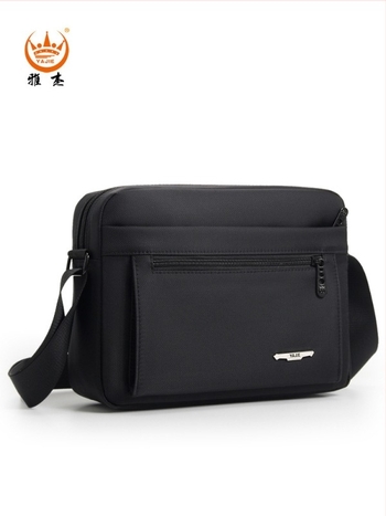 Muška crossbody torba, Oxford platno, vodootporna, urban minimalistički stil, velika zapremina