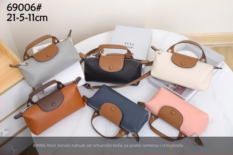 Ženska kožna torba dumpling bag, crossbody, mekana koža, oblik jastuka, podstava s poliesterom i pamukom, zatvaranje poklopcem, unutarnji džepovi sa zipom i ID džep