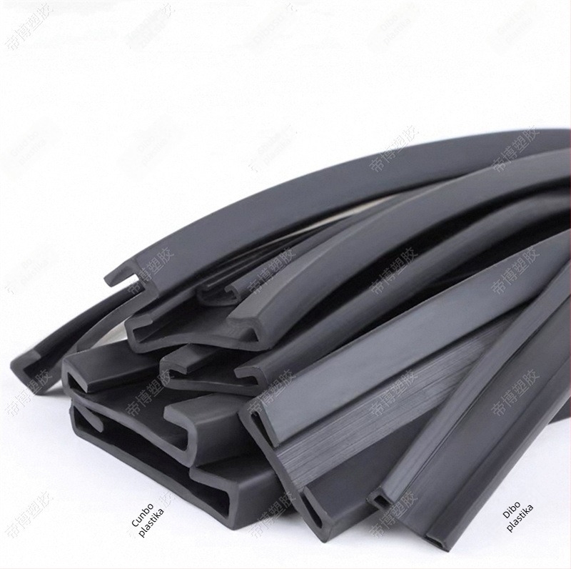 Automobilska gumena rubna traka s U-oblomom, staklenim umetkom i profilom s utorom za karticu (Automobilska industrija)