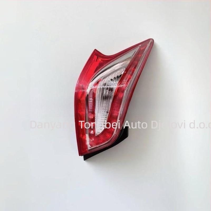 LED kućište zadnjeg svjetla za Nissan Teana 13-15 | Plastika | 5000 lm | Životni vijek 5–10 godina | Kompatibilno s Teana 13-15