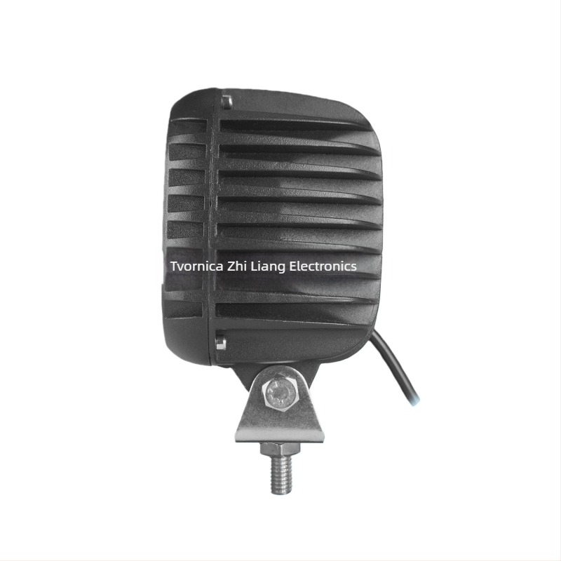 40W kvadratno LED radno svjetlo za viljuškare i traktore - 10-30V, 5800 lm, IP67, 6500K