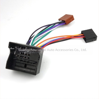ISO adapter za napajanje audio i navigacije u automobilu — kompatibilan s Ford Focus, VW, Mercedes-Benz, BMW; 12V; plastika + metal; Peak Auto Parts; prilagodba dostupna