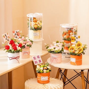 Ručno pleteni buket cvijeća od vječnih ruža, brend Happy Flowers, ukras za Dan učitelja