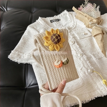 Ženska pamučna tkana crossbody torba s cvjetnim uzorkom, vertikalni kvadratni oblik, zatvaranje poklopcem, jedna naramenica