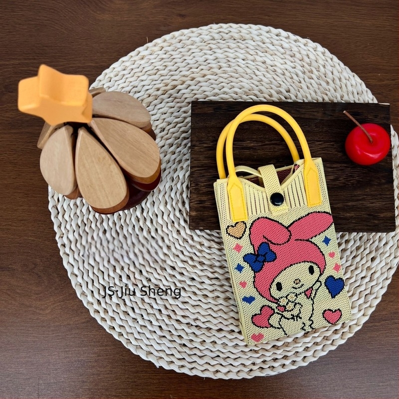 Teksturirana ručna torbica za telefon sa srcolnim oblikom — svjež i sladak stil, materijal poliester, oblik uspravnog kvadrata, zaključavanje, unutarnja pretinica za telefon