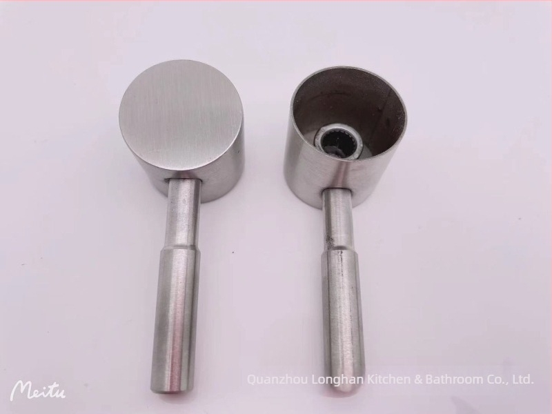 Kuhinjska slavina s držačem od nehrđajućeg čelika – toplo/hladno prekidač, moderni minimalizam